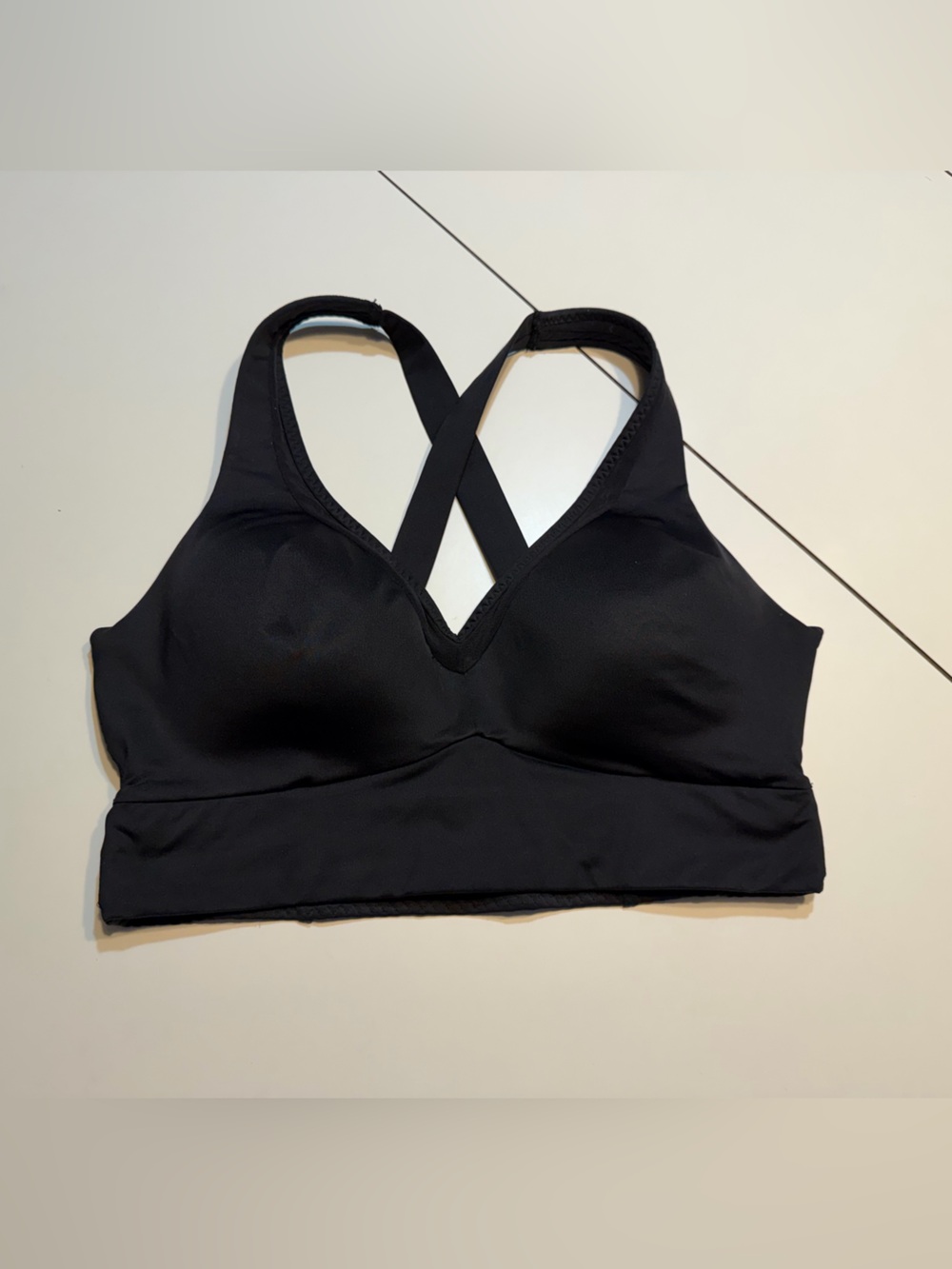 Athleta black medium sports bra supportive molded cup design criss-cross straps